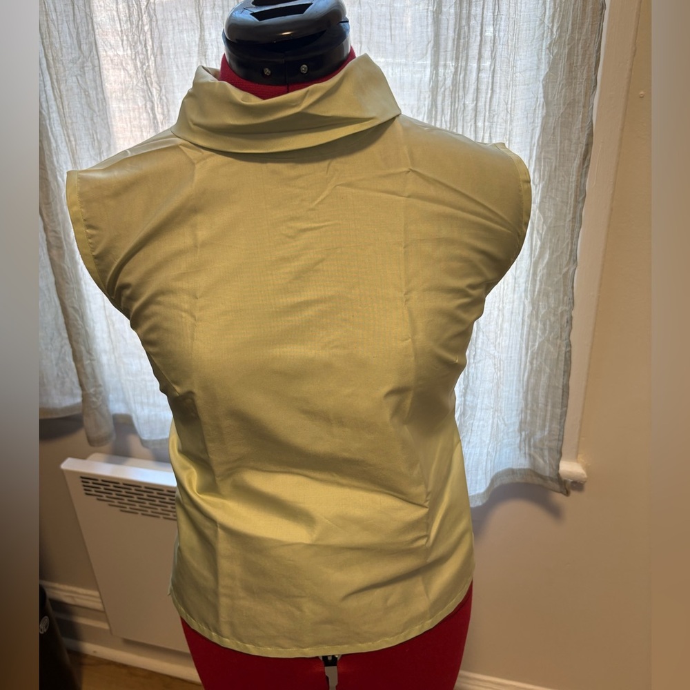 Thai Silk Green Wrap Top, Size S, very good condition